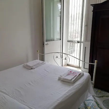 Grazia: Baia Nightlife Retreat Gallipoli